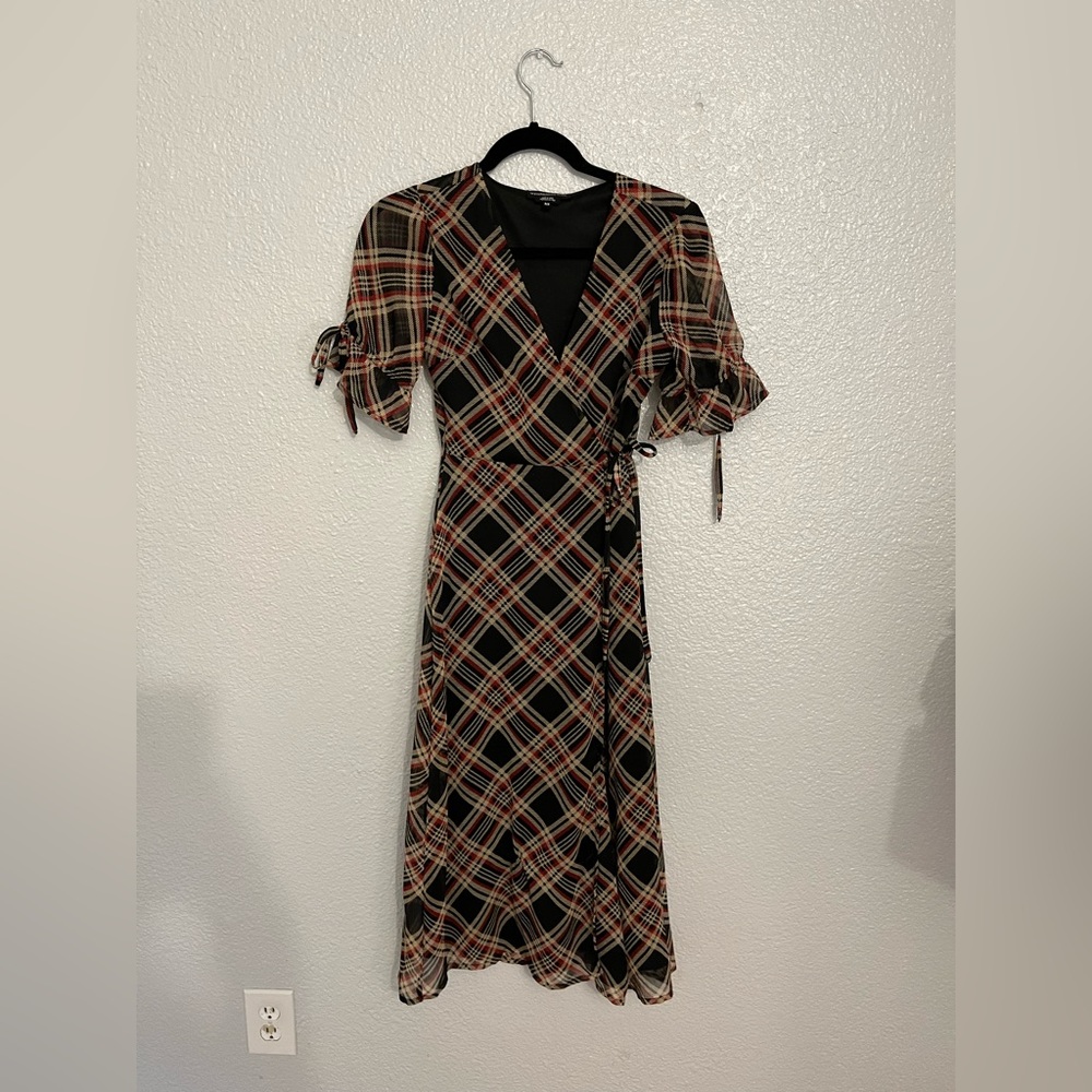 Women’s midi short sleeve dress